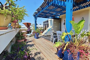 Super Central Stunning Roof 2BR Apt