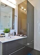 Super Central Stunning Roof 2BR Apt