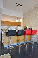 Designer Apt Great Location Hilton beach
