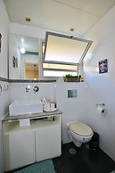 Designer Apt Great Location Hilton beach
