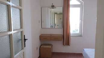 Lale Apart
