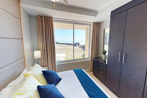 Luxury on the Beach, Lagoon Beach