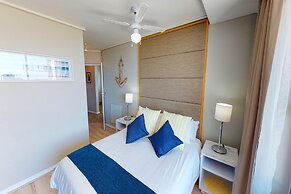 Luxury on the Beach, Lagoon Beach