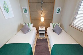 Luxury on the Beach, Lagoon Beach