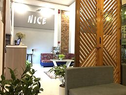 Nice Hue Hotel