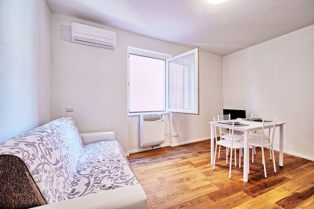 Marina Apartments