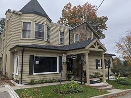 Inn at the Falls