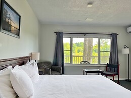 Inn at the Falls