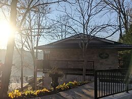 Inn at the Falls