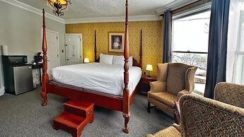 Inn at the Falls