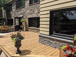 Inn at the Falls