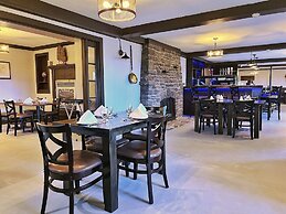 Inn at the Falls