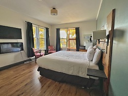Inn at the Falls