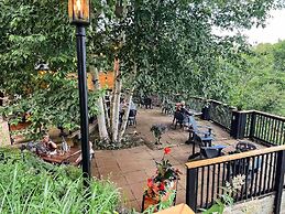 Inn at the Falls