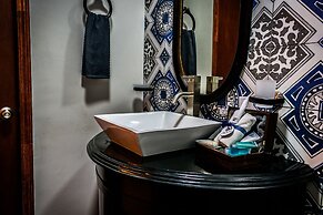 Maria De Nadie Hotel Boutique