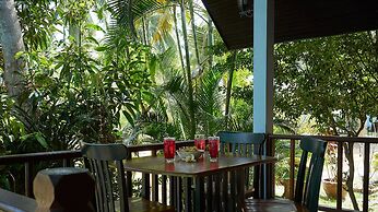 Blue Beach Bungalow