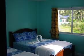 Blue Beach Bungalow