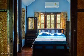 Blue Beach Bungalow