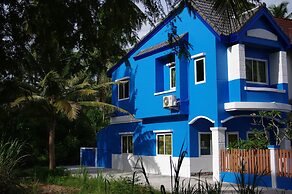 Blue Beach Bungalow