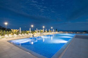 King Maron Beach Hotel & Spa