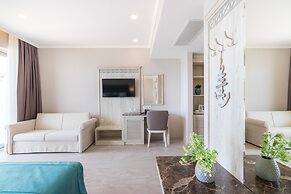 King Maron Beach Hotel & Spa