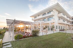 King Maron Beach Hotel & Spa