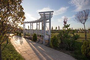 King Maron Beach Hotel & Spa