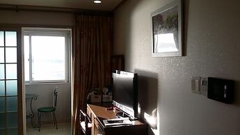 Hera Hotel