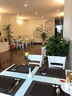 Tea Leaf Hotel