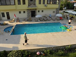 Ada Apart Hotel