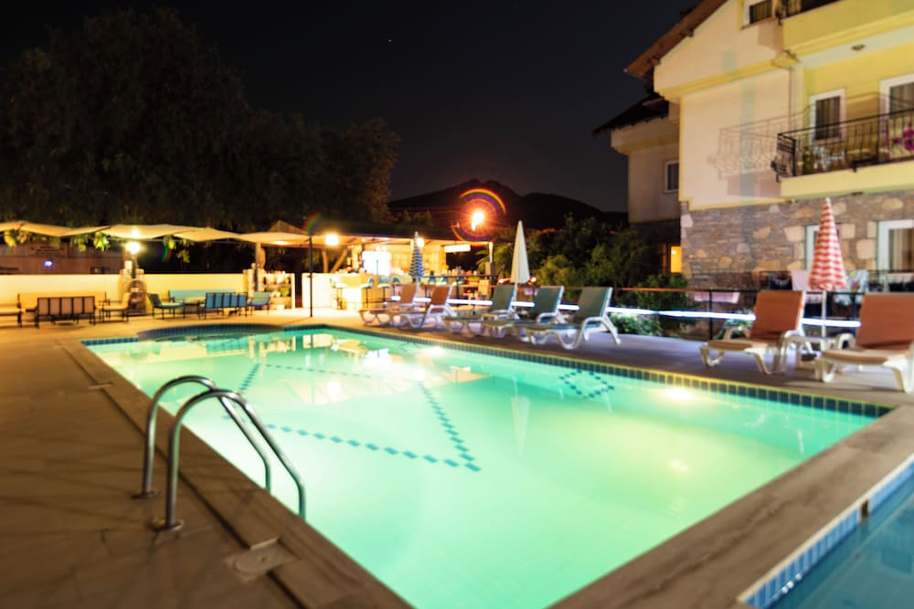 Ada Apart Hotel