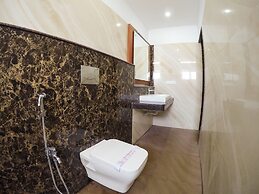Hotel Maadhini