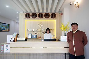Golden Bee Hotel
