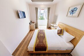 Golden Bee Hotel