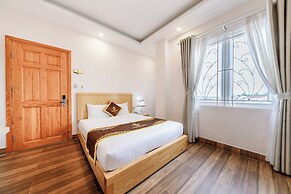 Golden Bee Hotel