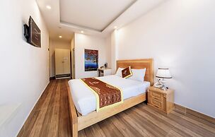 Golden Bee Hotel