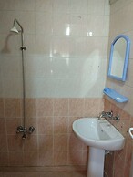 Petek Otel