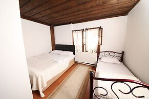 Efe Guest House