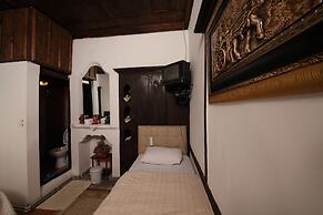 Efe Guest House