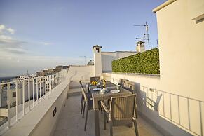 Scirocco Apartment with Terrace by Wonderful Italy