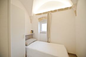 Scirocco Apartment with Terrace by Wonderful Italy