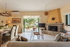 Lavender Garden Retreat - Secluded Seaside Getaway
