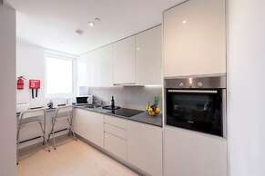 Bentley Holiday Apartments - West One