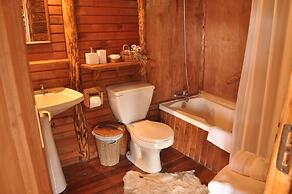 Mallin Colorado Ecolodge