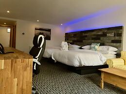 The Waterfront Lodges