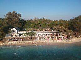 Meno Mojo Beach Resort