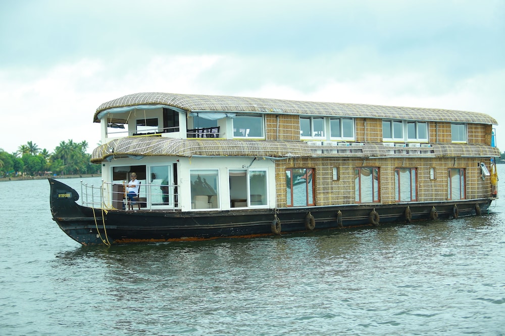 My Trip Houseboat