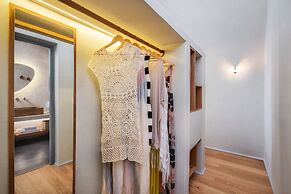 Halcyon Days Suites