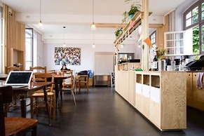 Hostel La Maison Montreau