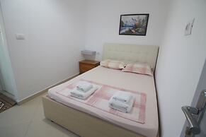 Andy Apartments